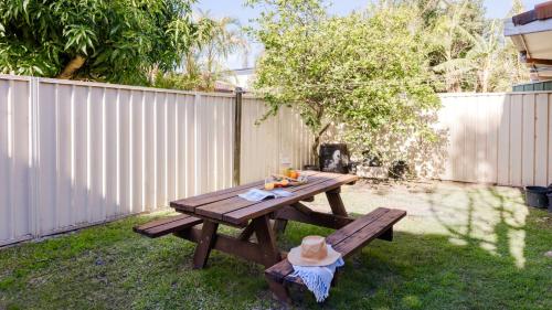 Clippers 1 - Pet-Friendly Holiday Home Near Pippi Beach - Holiday Yamba - image 2