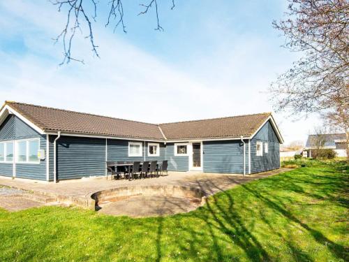 12 person holiday home in Vinderup-By Traum