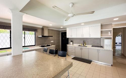 Kitchen, Damansara Heights Luxury Villa with Pool (16 pax) near Bangsar Shopping Centre