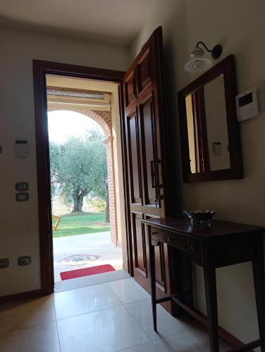 Relax nel verde a 5 minuti dal mare in appartamento dentro villa con giardino in มิซาโน อดริอาติโก