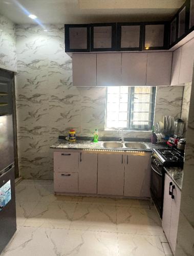 Pinnacle-Plus Service Apartment in อะคูร์