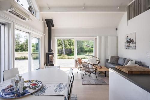 Lakeside Family Home in Gräddö (Lakeside Family Home in Graddo) in Graddo