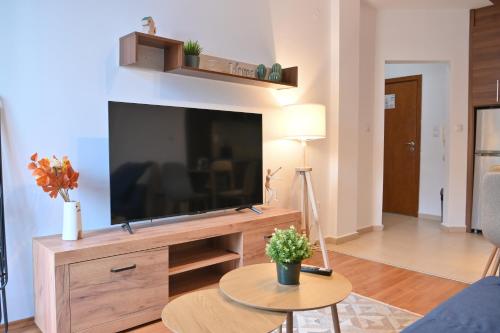 Cozy Flat with Pool & Mountain Views, Near Gondola by Flat Mаnаger, Bansko (zdjęcie 8)