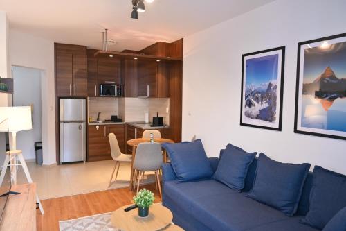 Cozy Flat with Pool & Mountain Views, Near Gondola by Flat Mаnаger, Bansko (zdjęcie 2)