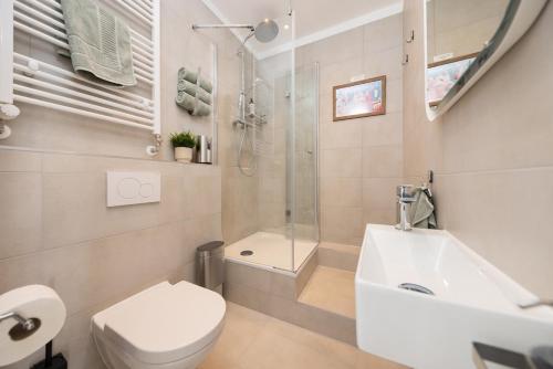 Great 1-room apartment with free underground parking, Берлин (фото 7)