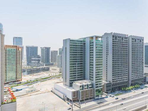 Spacious 1BR-Walk to Dubai Mall & Khalifa-Downtown Dubai, Dubái (foto 2)