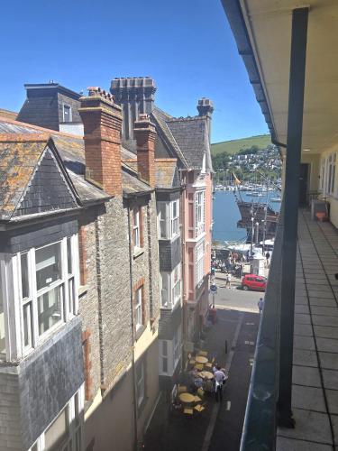 Riverside 9, Dartmouth (photo 3)