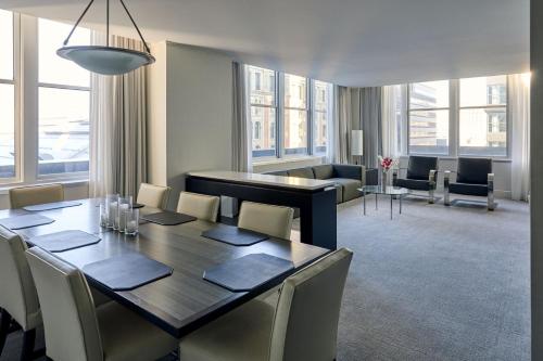 Loews Philadelphia Hotel - image 5