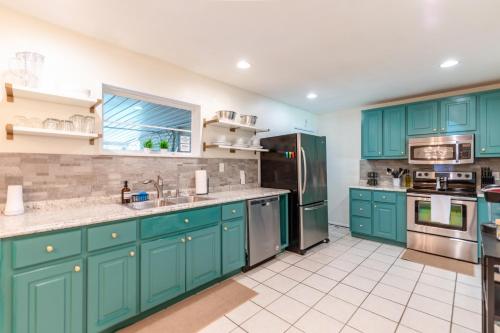 Modern in the Magic City near พิพิธภัณฑ์มูลนิธิการบินเซาธ์เทิร์น