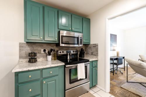 Modern in the Magic City near พิพิธภัณฑ์มูลนิธิการบินเซาธ์เทิร์น