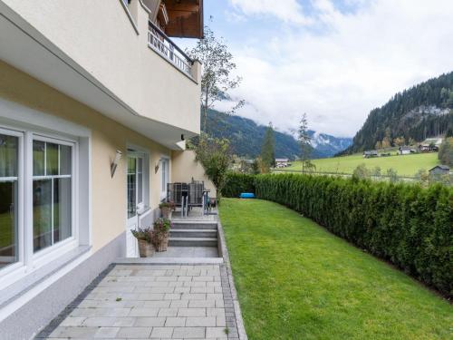 Vrt, Apartment in Kleinarl near Ski Amade in Mitterkleinarl