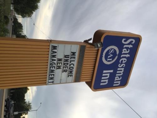 Statesman Inn – Terre Haute, IN