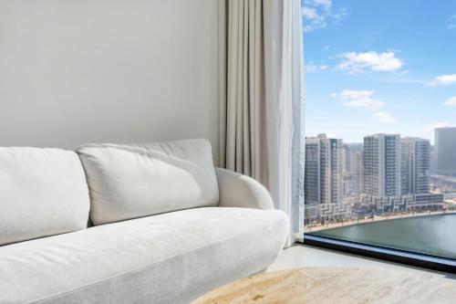 FAM Living Trillionaire Residences Premium Studio with Private Jacuzzi and Canal View, Dubái (foto 8)
