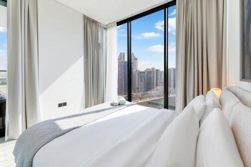 FAM Living Trillionaire Residences Premium Studio with Private Jacuzzi and Canal View, Dubái (foto 9)