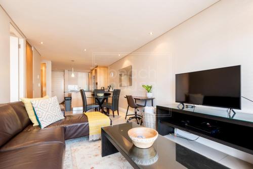 Luxury Beachfront Apartment in Eden on the Bay 191- 2 bedroom, Bloubergstrand