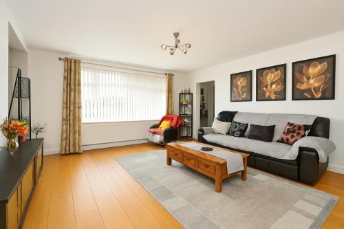 "Tranquil Village Hideaway Bungalow"near Kings Lynn in Tilney All Saints
