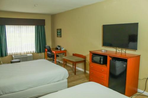 Cedartown Inn & Suites
