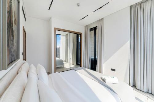 FAM Living Trillionaire Residences Premium Studio with Private Jacuzzi and Canal View, Dubái (foto 5)