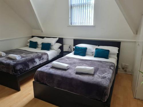 Tudors eSuites - Stratford Budget Friendly Apartments #676S in King's Heath