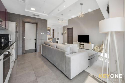 Lavish One Bedroom with Amazing Sun Deck & Pool, Dubaj (fotografie 8)