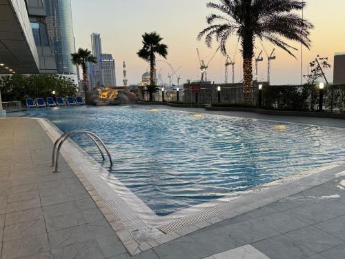 Luxury 2 BHK in Ocean Heights at Dubai Marina Living with Stunning Views - image 8