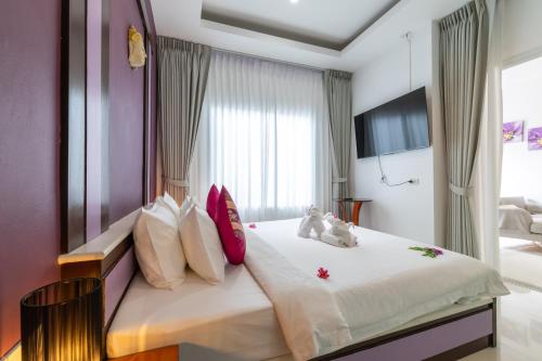 room detail thumbnail 1