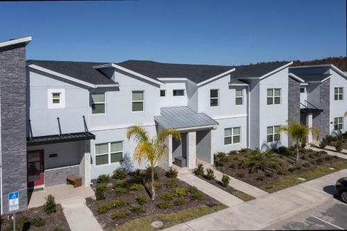 Stunning 4Bd Close to Disney with Pool at Storey Lake 4369 in Kissimmee, USA