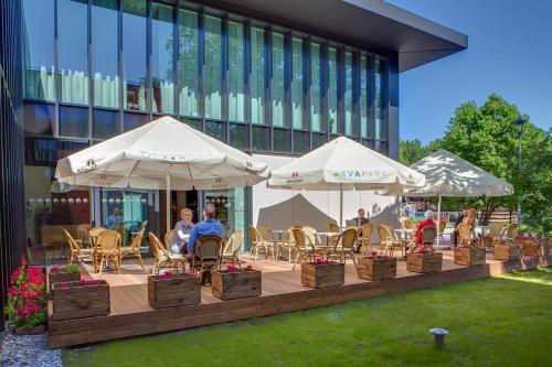 Зовнішній вигляд готелю, Eva Park Life & Spa in Констанцін-Єзьорна