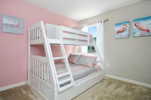 Four Bedrooms TownHome 5122 - image 10