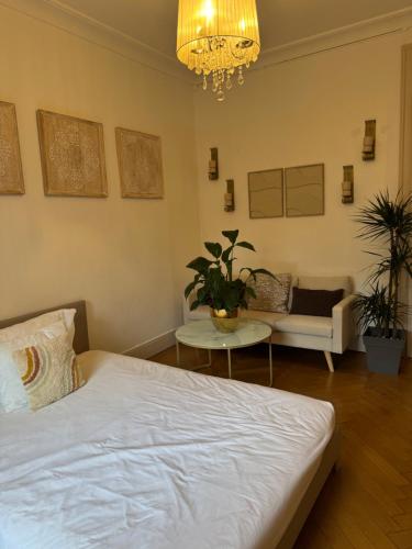 Private Room Geneva Eaux-Vives, 2 min from Lake