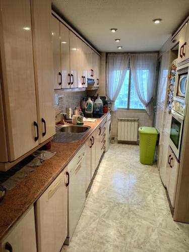 Habitación individual Alameda de Osuna, Madrid (Foto 9)