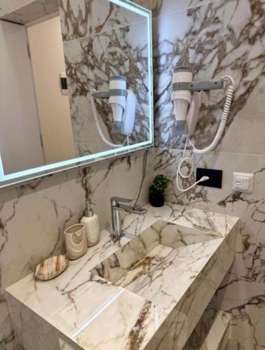 Luxury Apartments near Tirana Lake & Grand Park, Tirana (foto 8)
