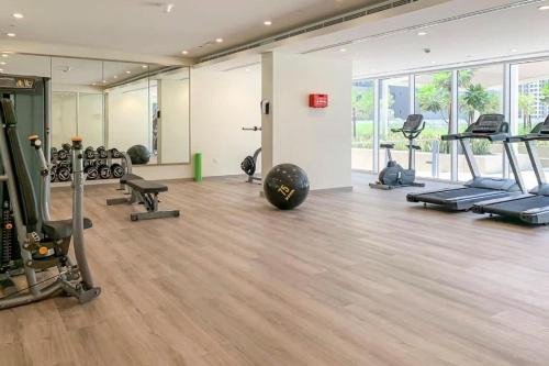 Stylish 2 BR Business Bay - Canal View - Gym and Pool, Дубай (фото 7)
