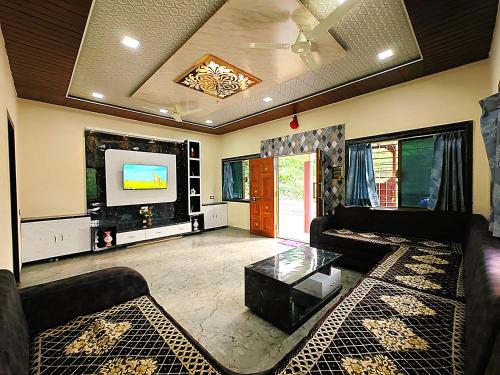 . Mango Tree Holiday Home