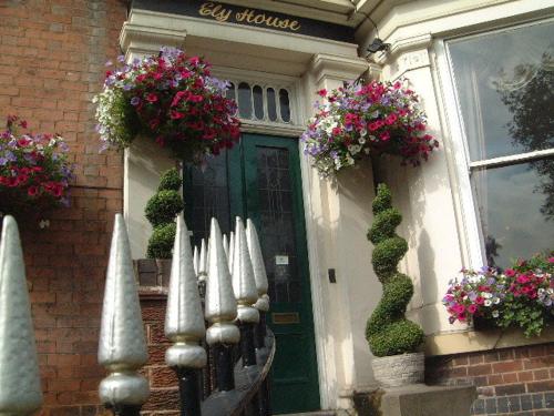 Bejárat, Ely House Hotel in Wolverhampton
