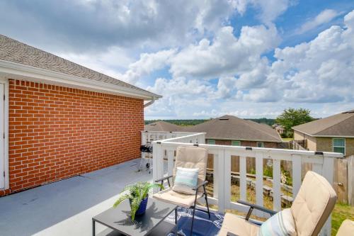 3 Mi to Escambia Bay Home with Deck and Private Yard! in Avalon (FL)