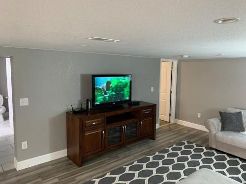 DIA HideAway -2BR, 15 min from DIA DT, Anschutz MD in Commerce City