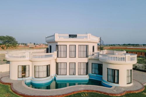 AK farmhouse, Lahore