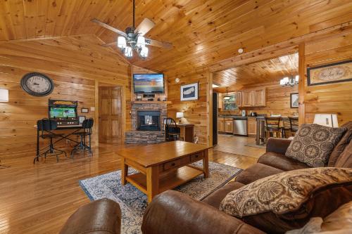 Rustic Romance by American Patriot Getaways in 鴿子谷市郊