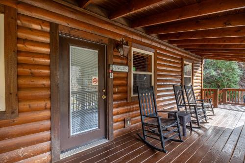 Rustic Romance by American Patriot Getaways in 鴿子谷市郊