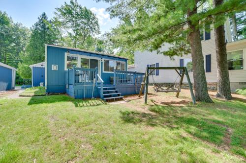 East Tawas Lakefront Getaway with Kayaks and Deck in East Tawas, USA