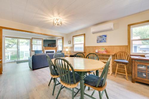 East Tawas Lakefront Getaway with Kayaks and Deck in East Tawas, USA