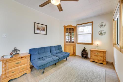 East Tawas Lakefront Getaway with Kayaks and Deck in East Tawas, USA