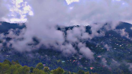 Midway, Murree (photo 10)