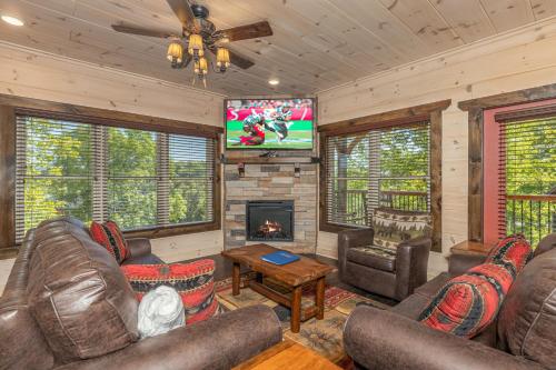 Smoky Mountain Chalet by American Patriot Getaways in 마운트 자이언
