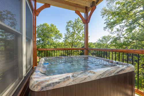 Smoky Mountain Chalet by American Patriot Getaways in 마운트 자이언