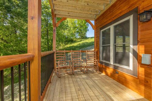 Smoky Mountain Chalet by American Patriot Getaways in 마운트 자이언