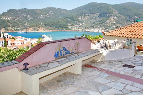 Double Room with Sea View image 2