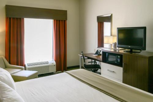 Holiday Inn Express Vicksburg an IHG Hotel - image 2