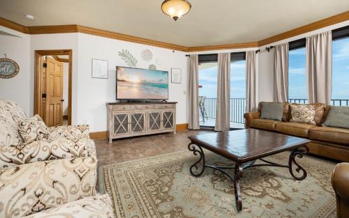 Phoenix East 1206 condo, Орандж-Бич